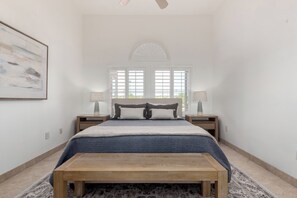 3 室のベッドルーム、デスク、アイロン / アイロン台、WiFi (無料)