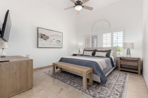 3 bedrooms, desk, iron/ironing board, free WiFi