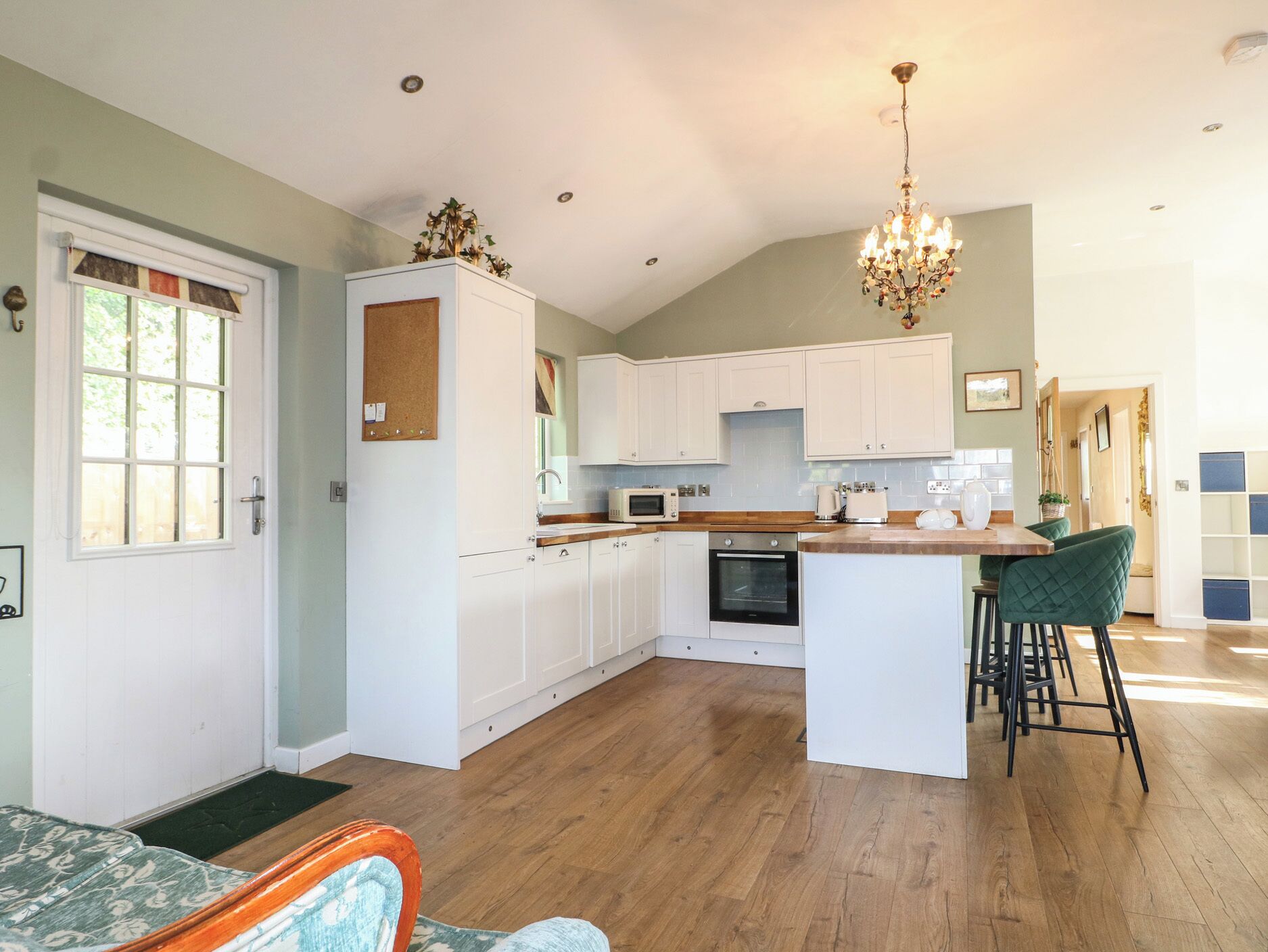 เครื่องล้างจาน, เคร  ื่องครัว/จาน/ช้อนส้อม