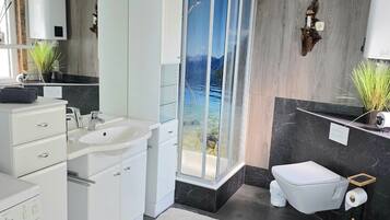 Dusche, Haartrockner, Handtücher