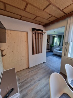 1 habitación, wifi y ropa de cama