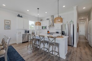 Private kitchen - NEW Family Friendly Home All En Suite Bathrooms w/ Pool Access (Port St. Joe)