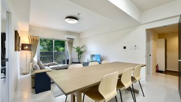 Apartamento standard, sacada (502) | Escrivaninha, espaço de trabalho para notebook, Wi-Fi de cortesia