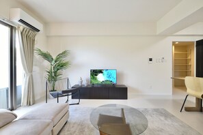 Standard-Apartment, Balkon (502) | Schreibtisch, laptopgeeigneter Arbeitsplatz, kostenloses WLAN