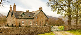 Large Luxury Holiday home near Loch Ness
