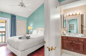 3 bedrooms - Ocean Mile G-1 Beach front, Pet Friendly, Community Pool! (St. George Island)