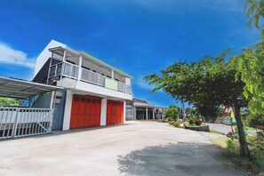 Fachada de la propiedad