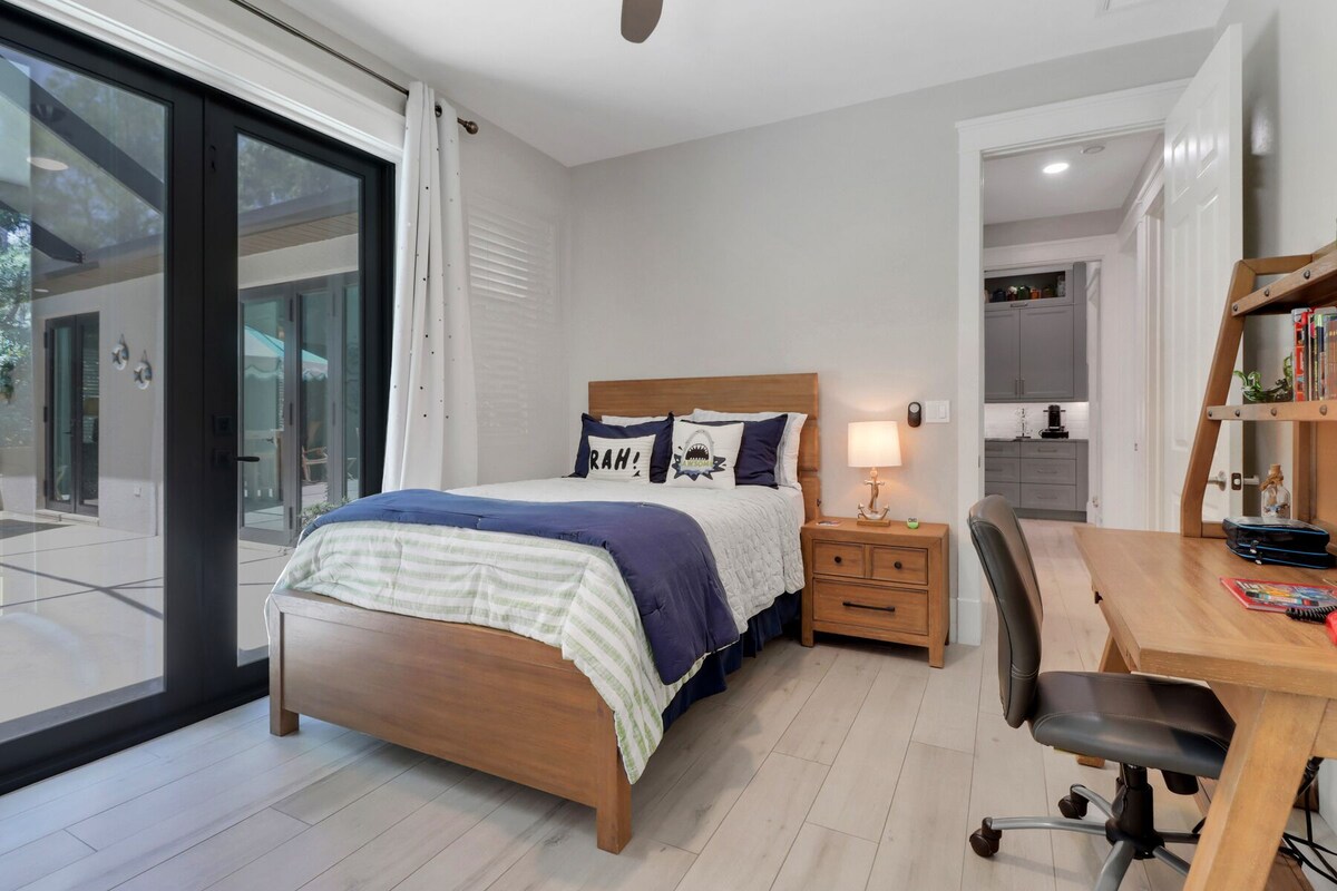 Photo 20 of Heron House at Logan Woods. Bright & spacious fully renovated home with pool!