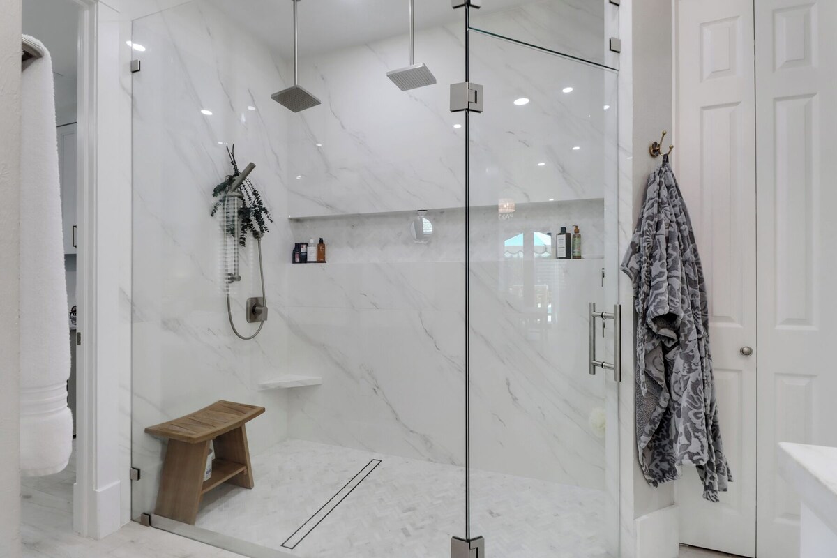 Photo 13 of Heron House at Logan Woods. Bright & spacious fully renovated home with pool!