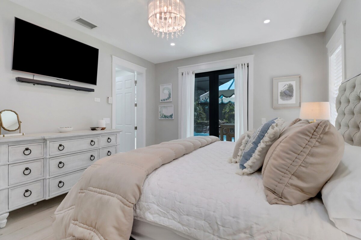 Photo 11 of Heron House at Logan Woods. Bright & spacious fully renovated home with pool!