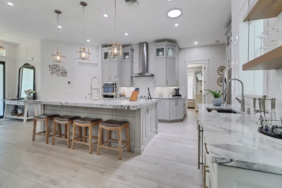 Photo 7 of Heron House at Logan Woods. Bright & spacious fully renovated home with pool!