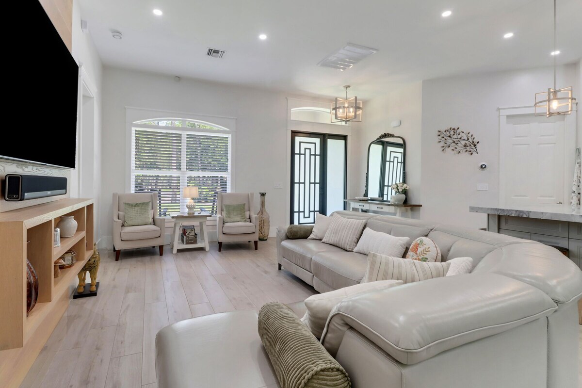 Photo 5 of Heron House at Logan Woods. Bright & spacious fully renovated home with pool!