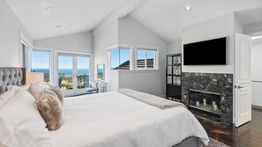 5 bedrooms, desk, iron/ironing board, free WiFi