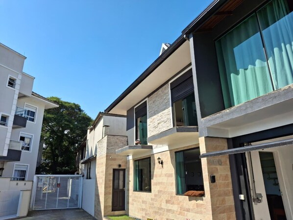Apartemen Bulan Madu, pemandangan kebun | Eksterior