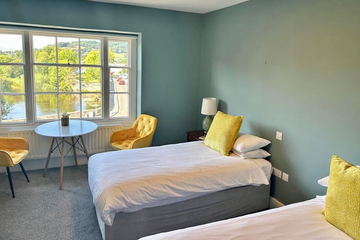 Superior Twin Room, River View | Laptop workspace, WiFi (free)