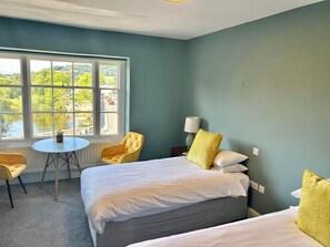 Laptop workspace, free WiFi - The Lion (Builth Wells)