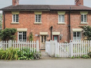 Cottage | Exterior - 2 Aqueduct Cottages (Wrexham)