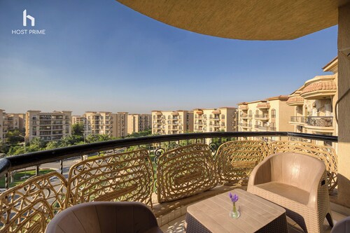 Grand Stay Apartment in Rehab City