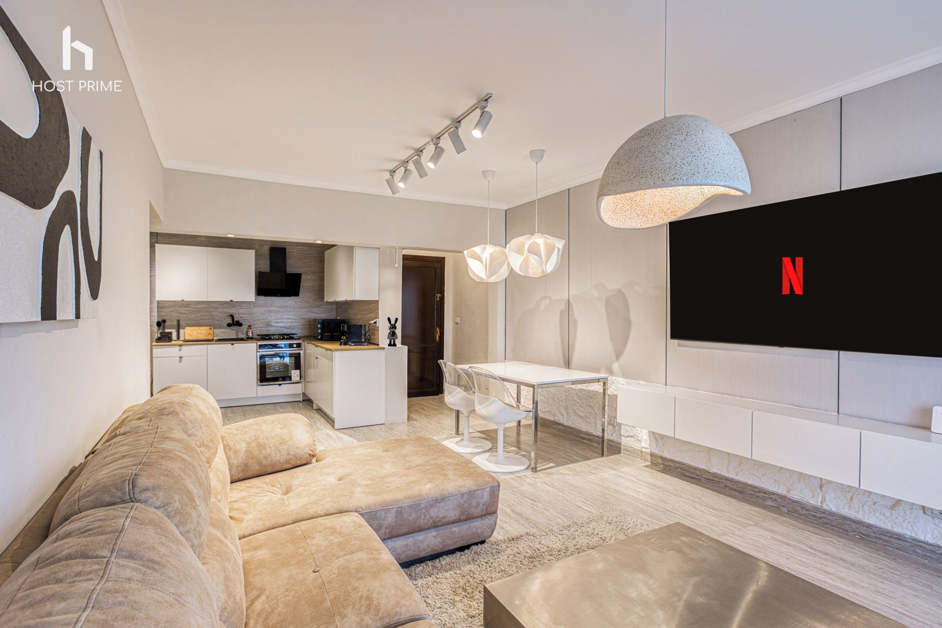 55-英寸液晶电视（配备卫星频道）