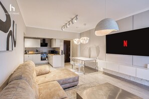 55–tuumainen LCD-televisio, jossa satelliittikanavat