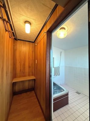 Panoramic House, Balcony, Hill View | Bathroom