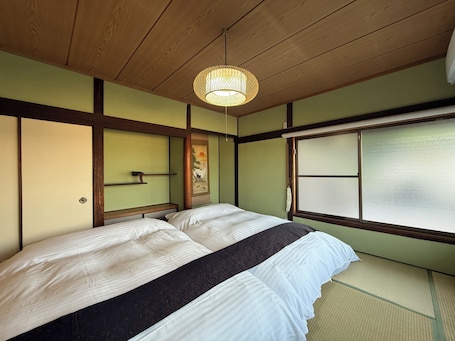 Panoramic House, Balcony, Hill View | Iron/ironing board, free WiFi, bed sheets