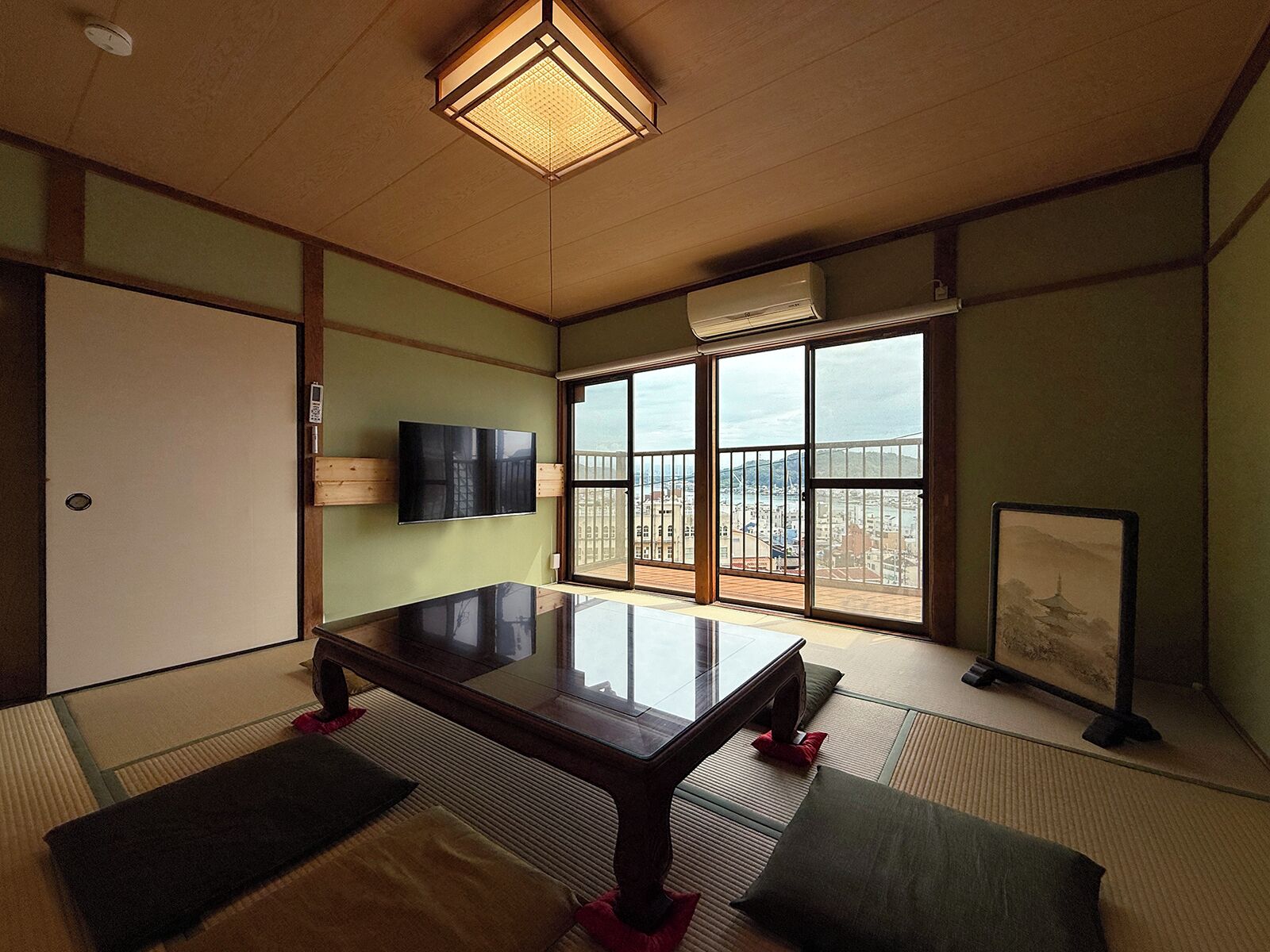 Panoramic House, Balcony, Hill View | Living area | 55-inch Smart TV with cable channels