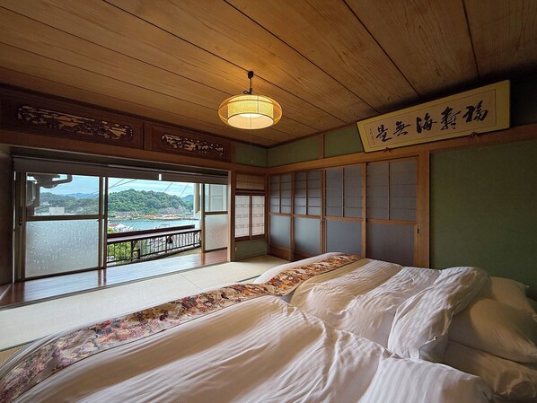 Panoramic House, Balcony, Hill View | Iron/ironing board, free WiFi, bed sheets