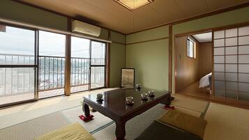 全景獨棟房屋, 陽台, 山景 | 熨斗/熨衣板、免費無線上網、床單