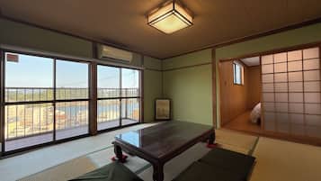 Panoramic House, Balcony, Hill View | Living area