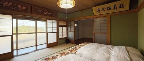 Panoramic House, Balcony, Hill View | Iron/ironing board, free WiFi, bed sheets