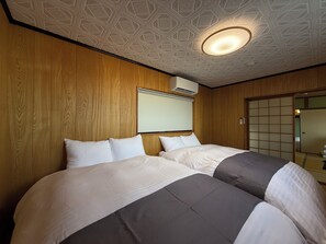 Panoramic House, Balcony, Hill View | Iron/ironing board, free WiFi