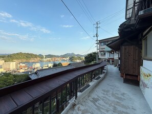 Panoramic House, Balcony, Hill View | Terrace/patio