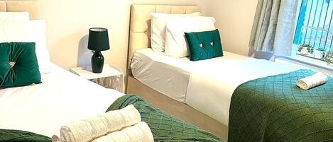 2 bedrooms, iron/ironing board, Internet, bed sheets