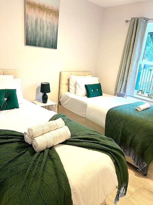 2 bedrooms, iron/ironing board, Internet, bed sheets