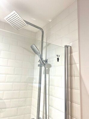 Hair dryer - Dover Docks Modern Apartments (Kent)