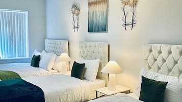 1 habitación, tabla de planchar con plancha, internet y ropa de cama