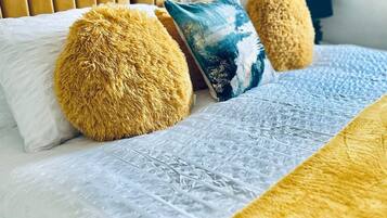 3 bedrooms, iron/ironing board, free WiFi, bed sheets