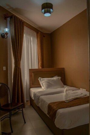 Free WiFi, bed sheets