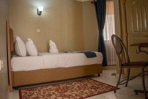 Doppia Deluxe, vista giardino | Wi-Fi gratuito, lenzuola