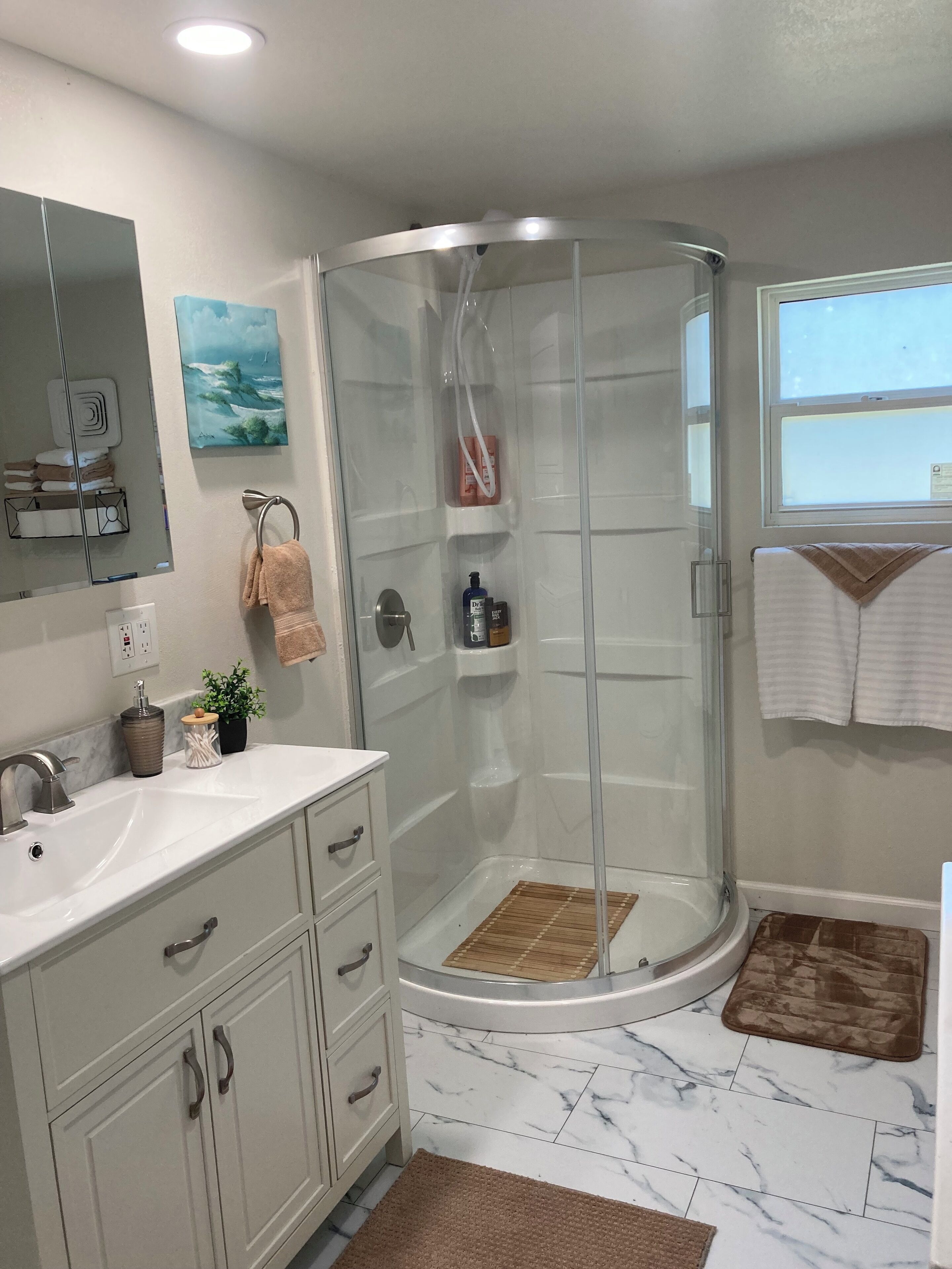 Dusche, Handtücher, Seife, Toilettenpapier