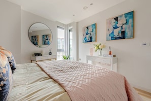 1 habitación, tabla de planchar con plancha, wifi y ropa de cama