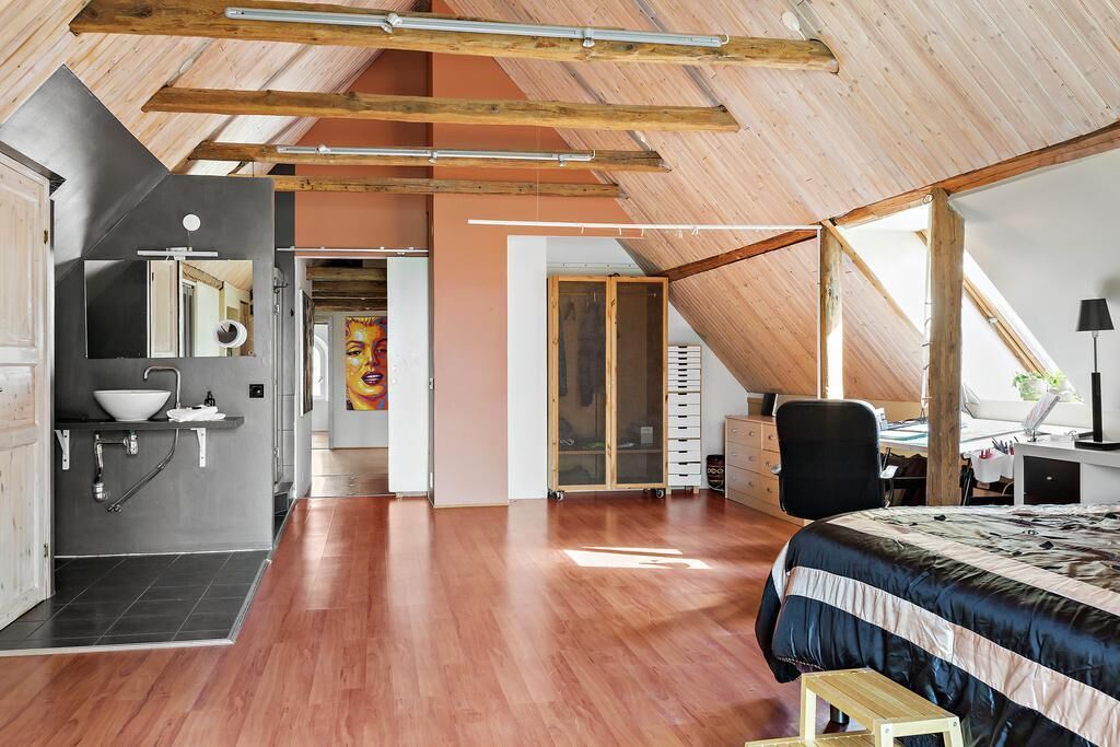 4 室のベッドルーム、アイロン / アイロン台、WiFi、ベッドシーツ