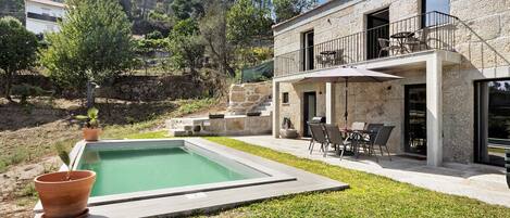 屋外ダイニングエリア