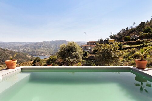 Maison de Vacances 'Do Alago' avec Vue sur le Lac, Wi-Fi et Climatisation