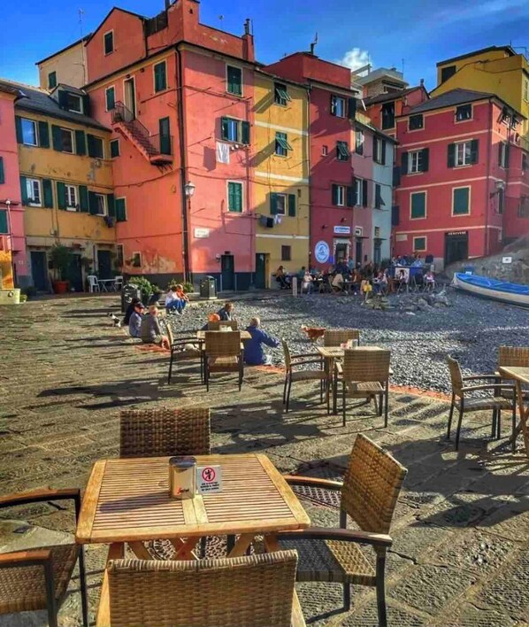 Loft, 1 Bedroom, Patio, City View | Outdoor dining