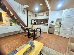 Cabane, 1 chambre, fumeurs, vue jardin | Salle Ă manger