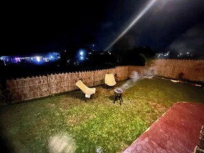 Cabin, 1 Bedroom, Smoking, Garden View | Living area