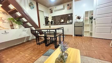 Cabin, 1 phòng ngủ, hút thuốc, quang cảnh vườn | Khu phòng khách