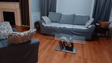 Smart TV, fireplace, computer monitors